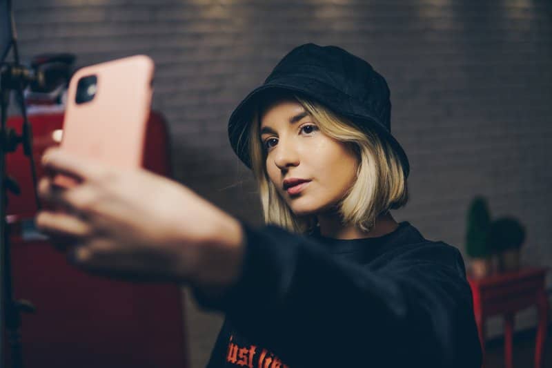 Sur comment prendre de bonnes selfies pour Instagram